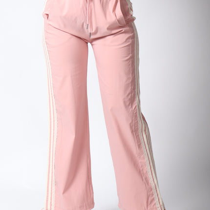 Pantalones con detalle de encaje.