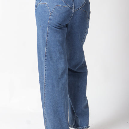 Pantalón de mezclilla con estrellas.
