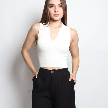 Blusa ajustada cuello v.