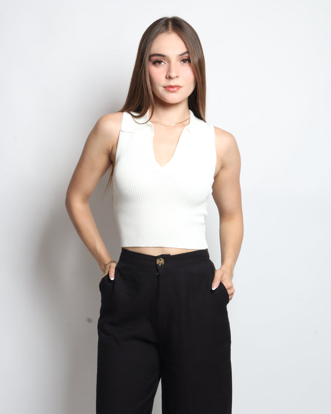 Blusa ajustada cuello v.