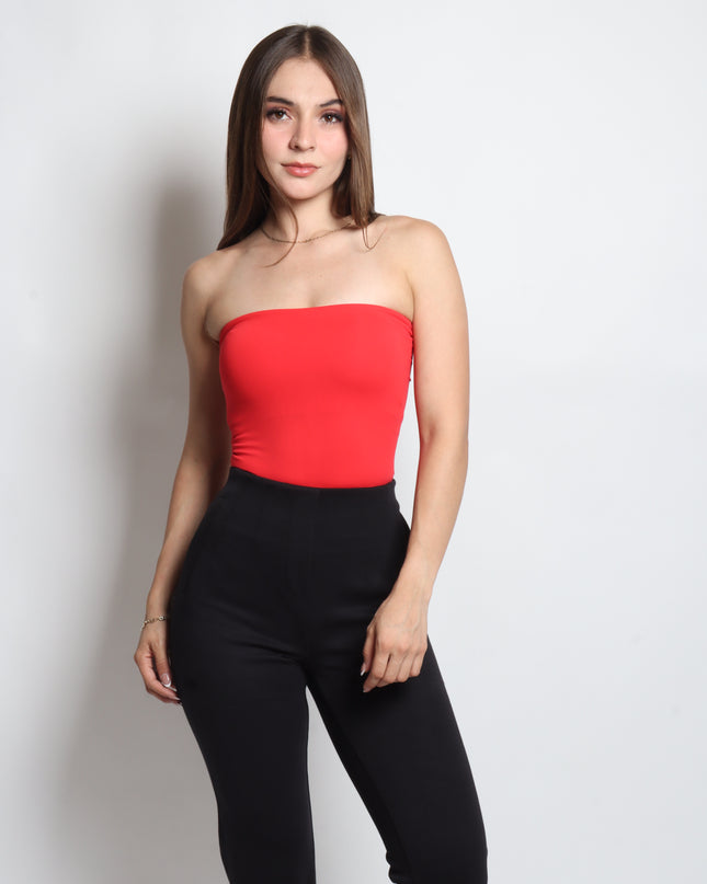Blusa strapless.